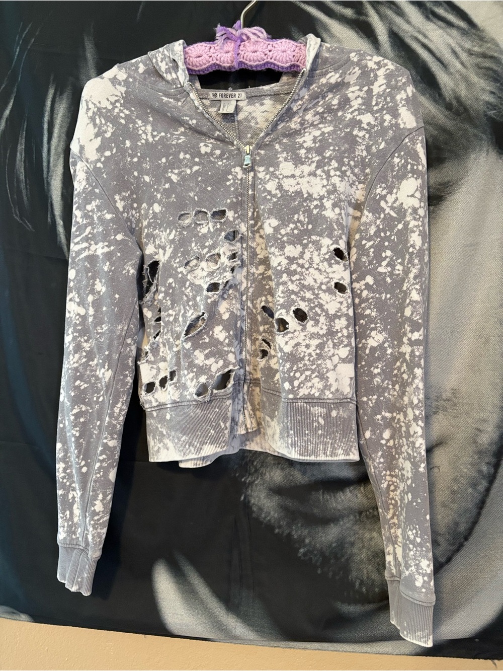 ⋮ Distressed & ripped zipper jacket